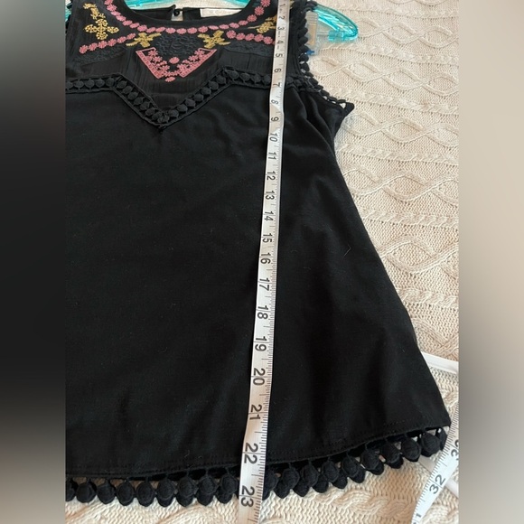 G Collection Rich Black Sleeveless Blouse with Embroidery Detail Women’s Small - Picture 9 of 10